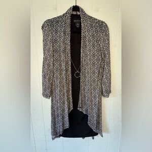 Stella & Grace Black and White Geometric Open-Front Cardigan